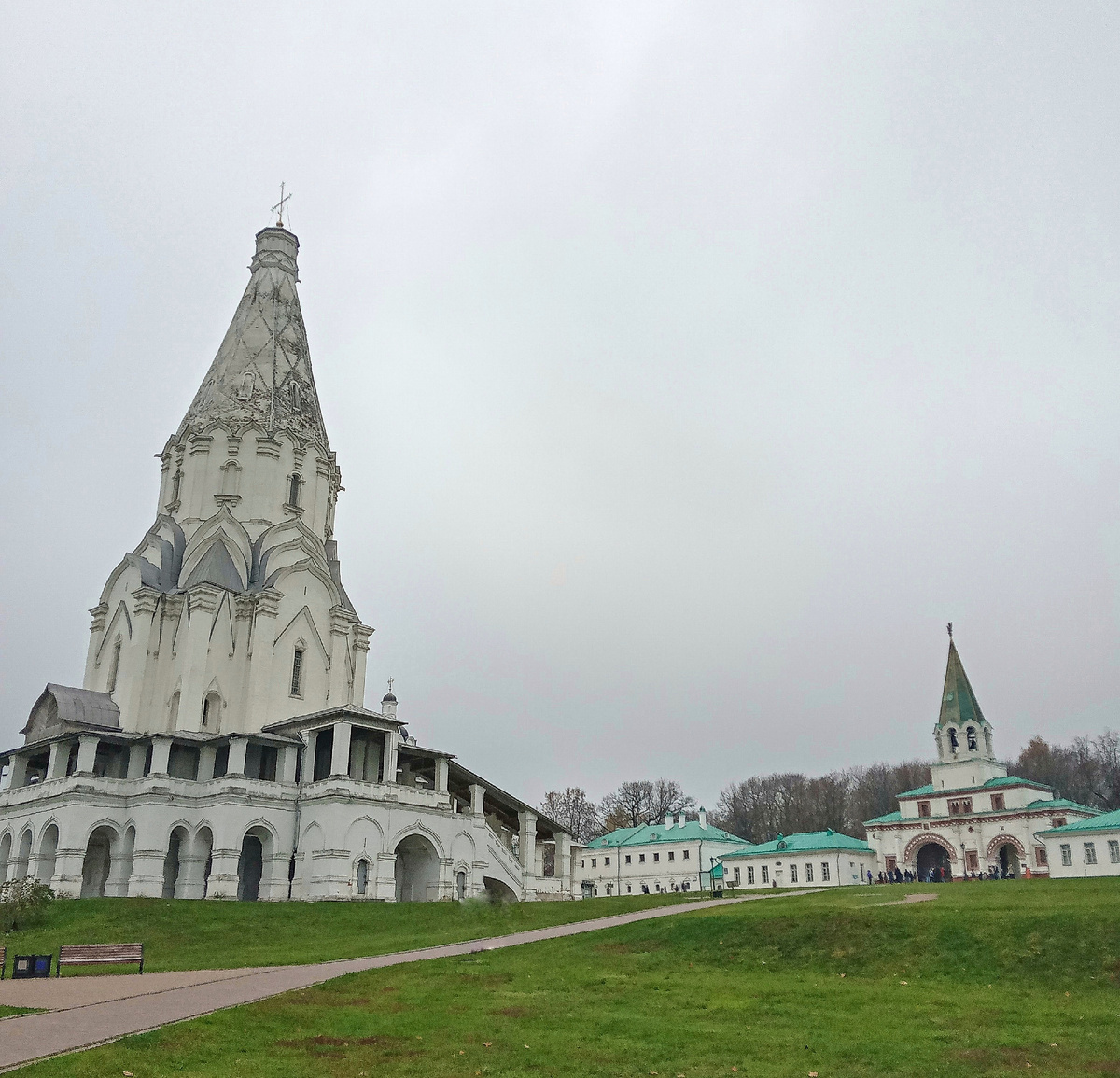 Церковь Вознесения, ансамбль Передних ворот, Приказная, Полковничьи палаты