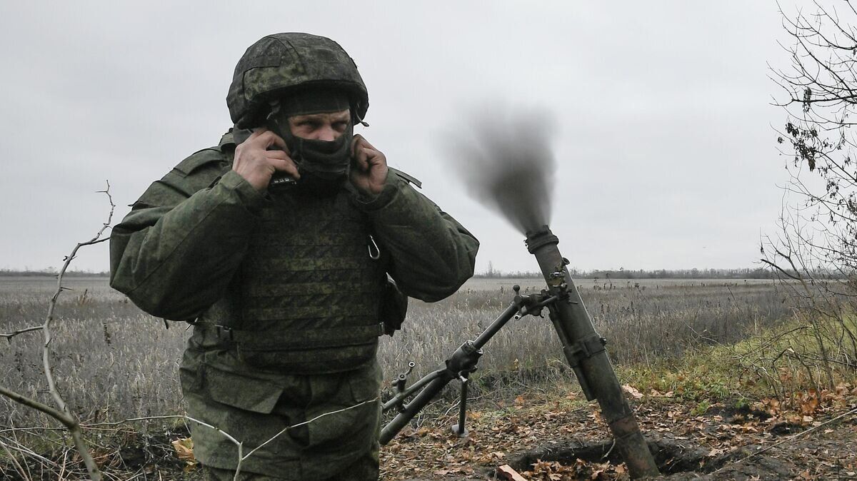    Работа миномётного расчёта ЮВО на Запорожском направлении© РИА Новости / Константин Михальчевский