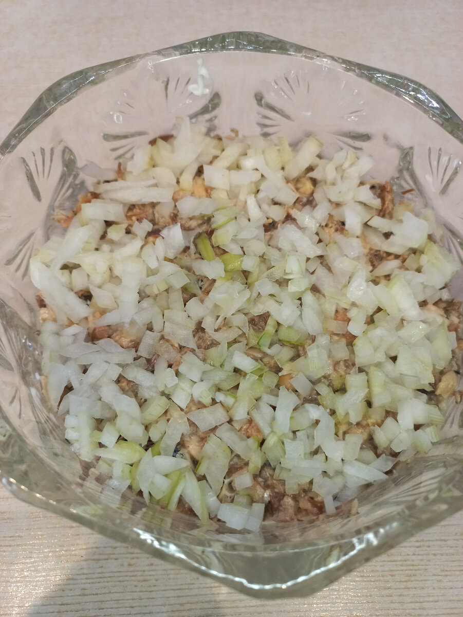 Салат из лука репчатого
