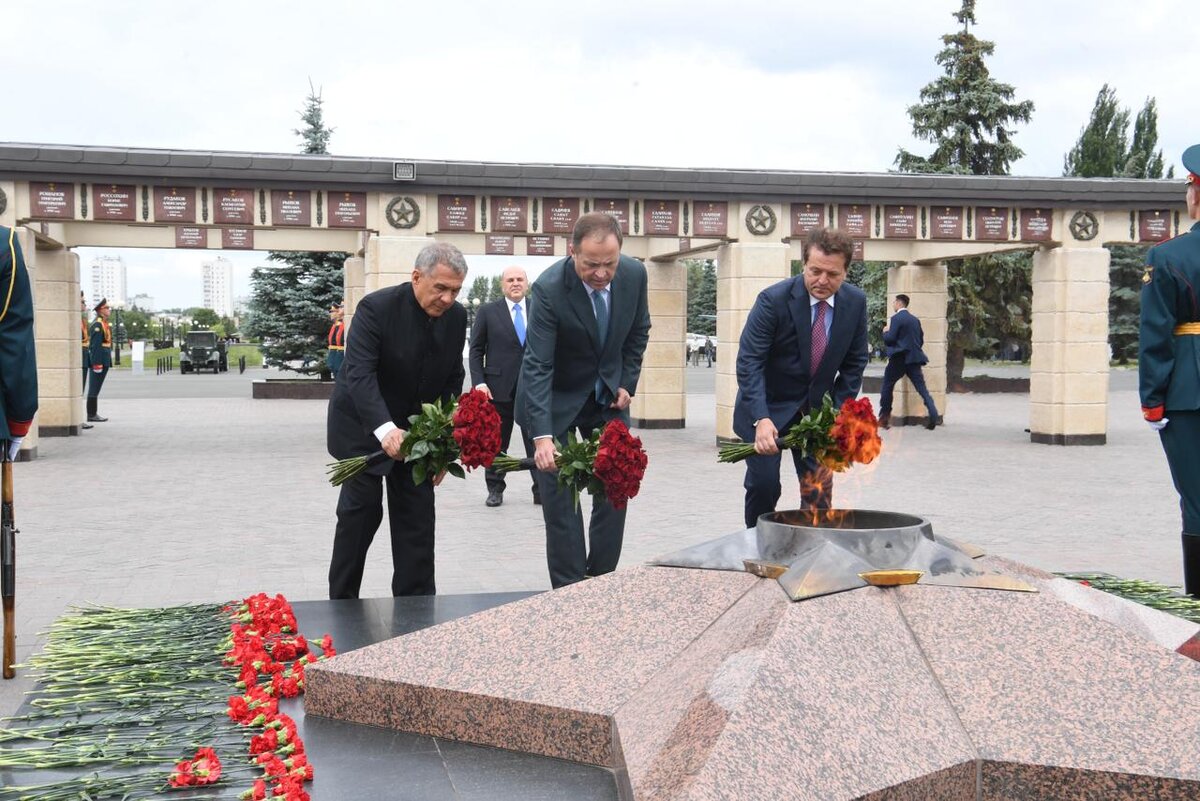 Картина вечного огня к дню победы