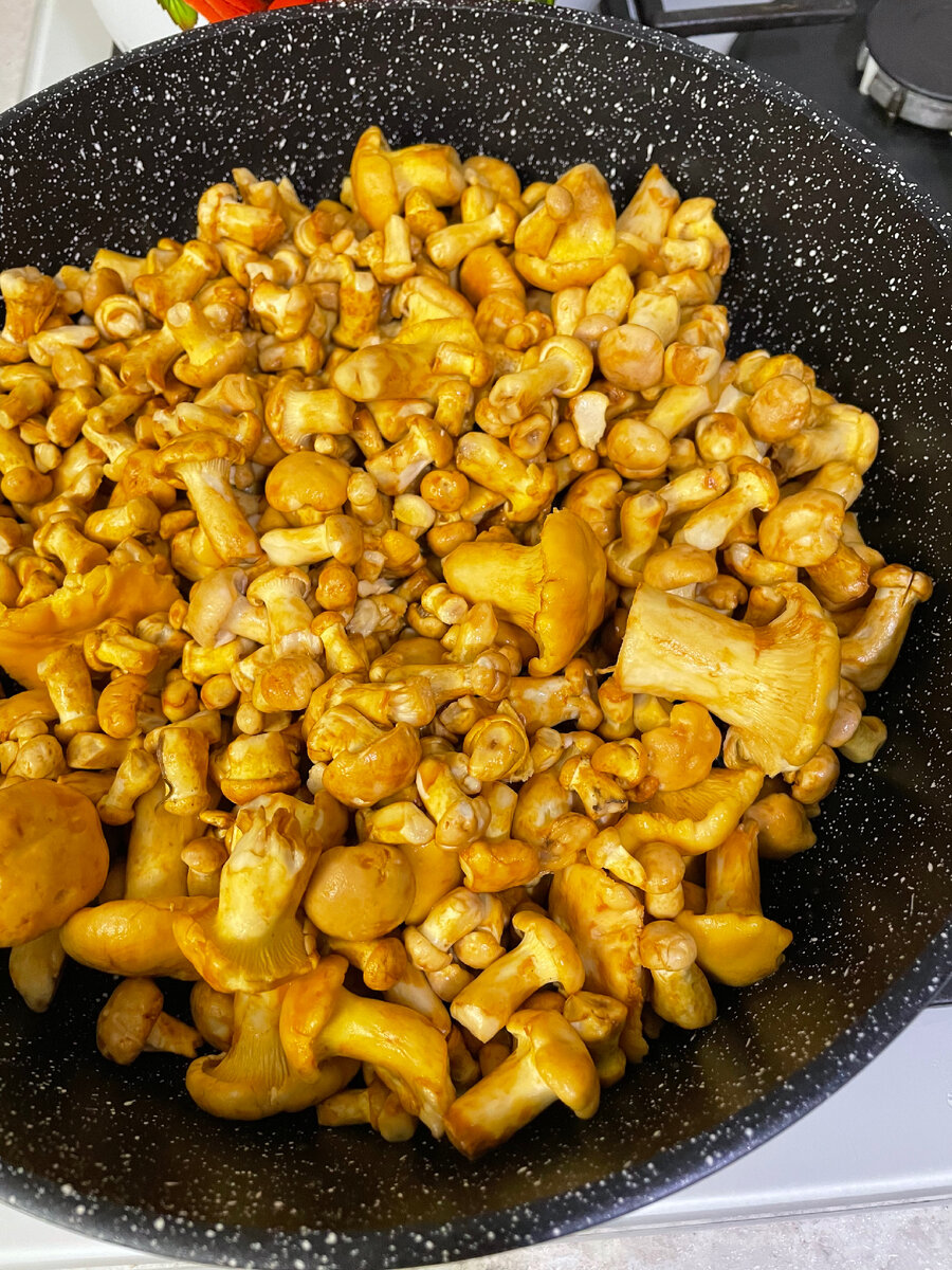 Лисички после замачивания водой на ночь