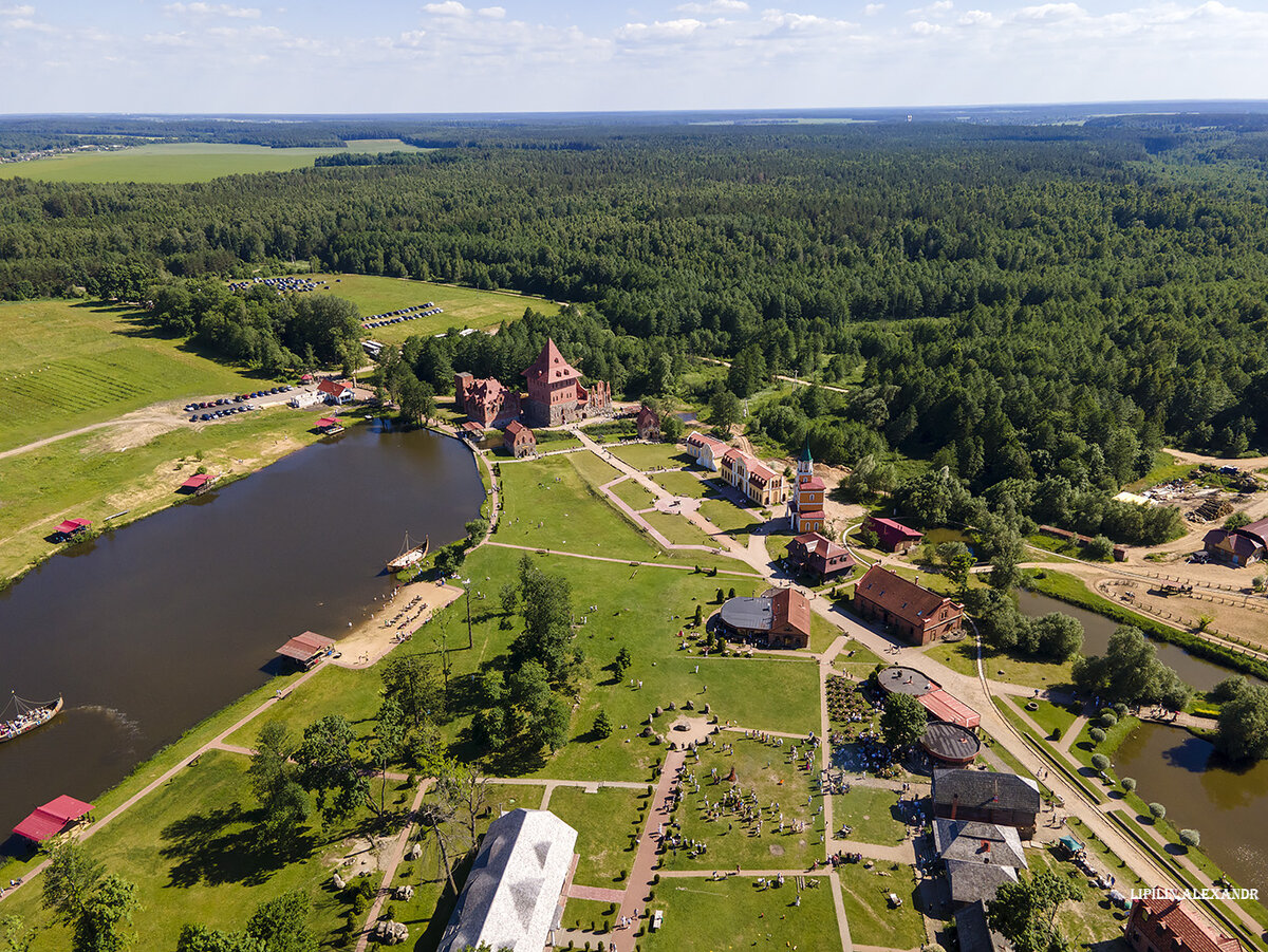 В этой части мы завершим знакомство с этим интересным местом. 