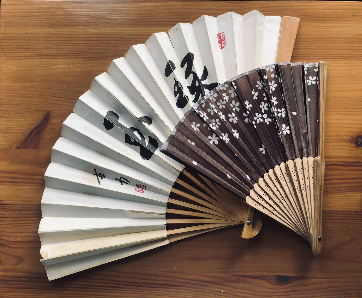 веера из бумаги