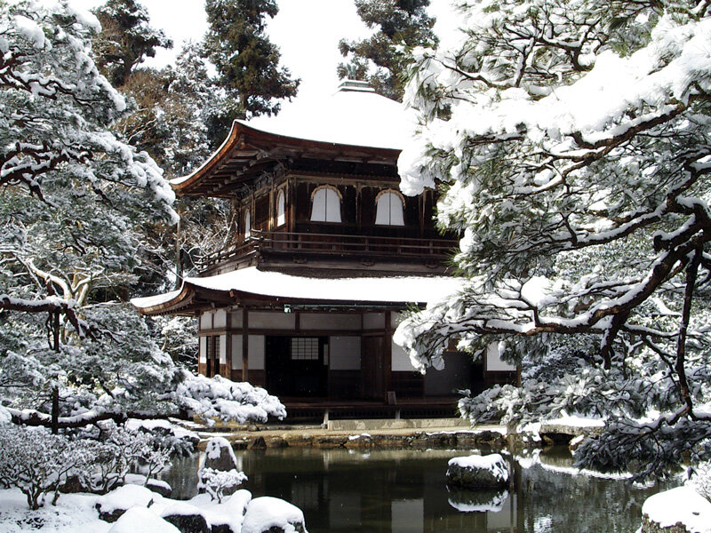 Храм Гинкаку-дзи в зимнем Киото (лицензия СС)