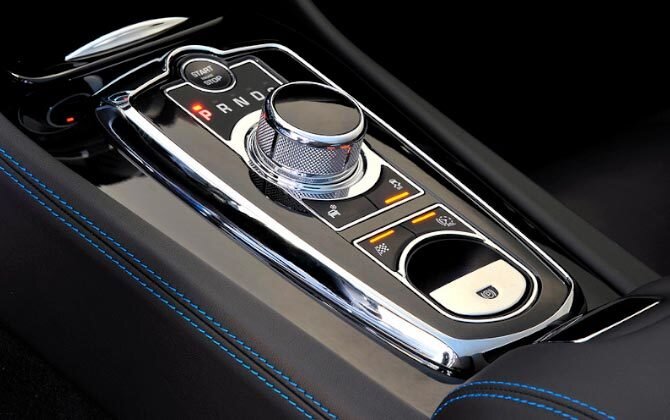 Селектор АКПП в виде шайбы.