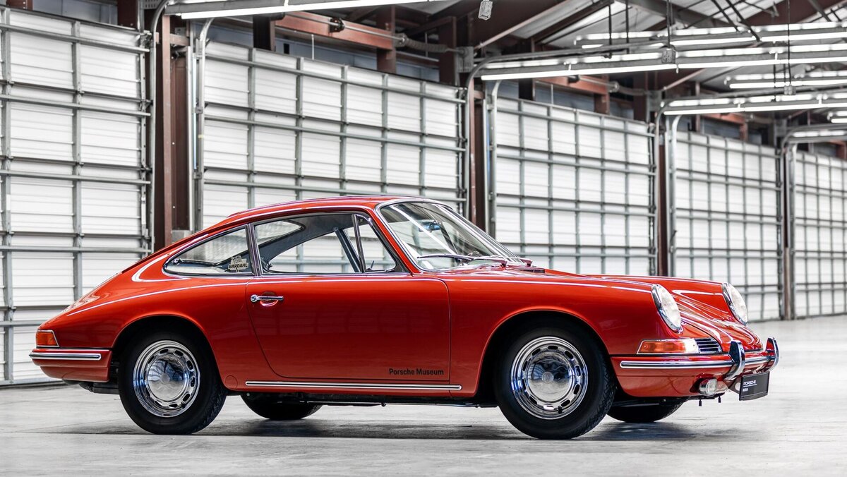    Porsche 911   
Porsche