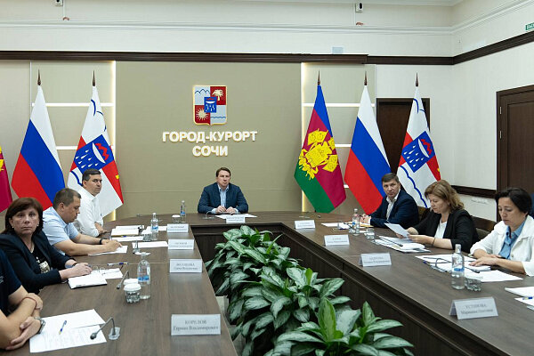 Подготовку образовательных организаций к новому учебному году обсудили на рабочем совещании