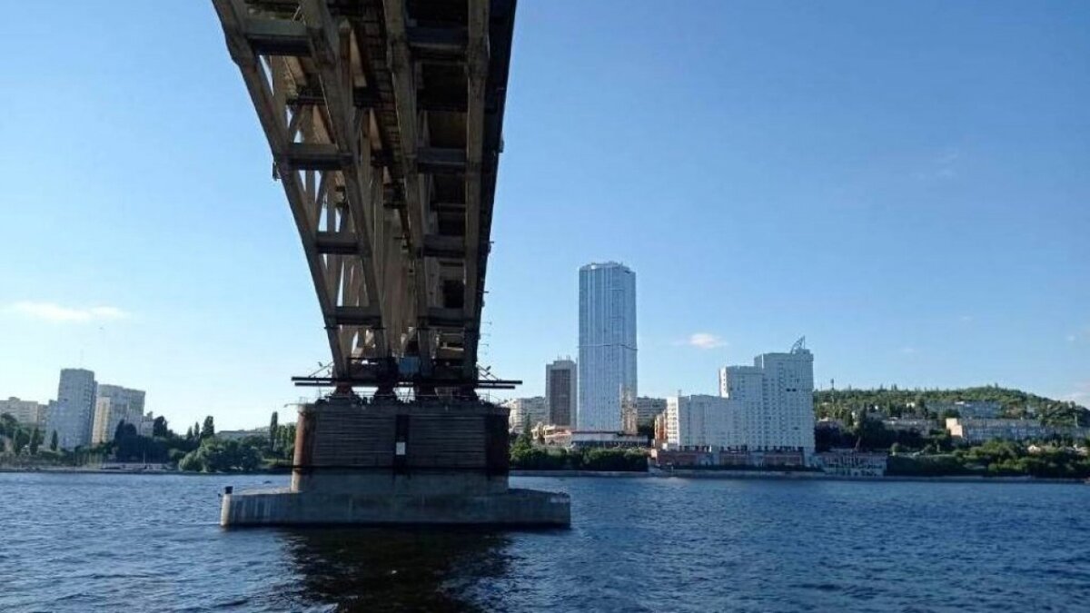    Упавшего с моста Саратов-Энгельс мужчину достали водолазыНовости Саратова и области – Сетевое издание «Репортер64»
