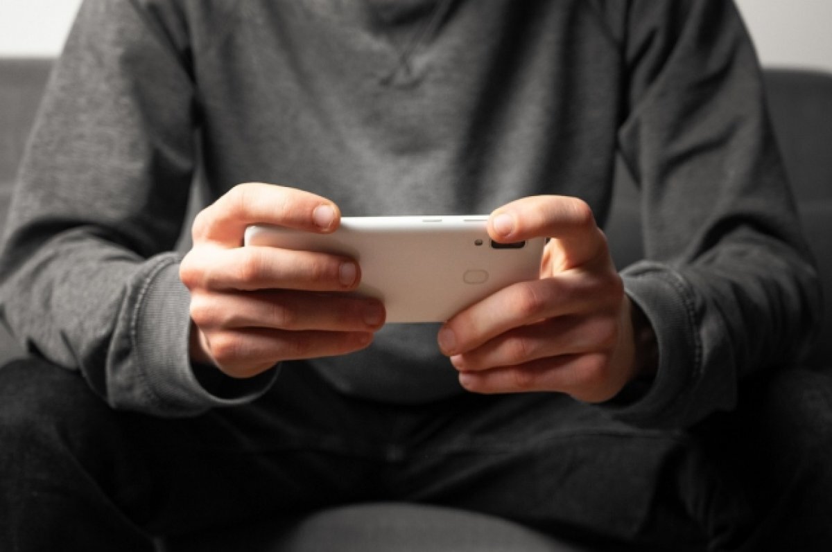    Ростовчанин подъезжал к жителям на машине и воровал их смартфоны