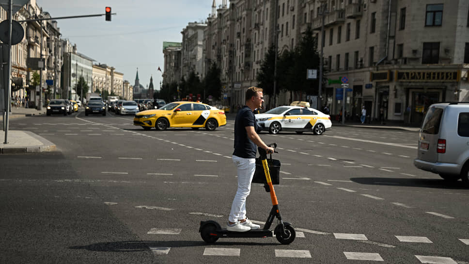    Фото: Александр Казаков / Коммерсантъ