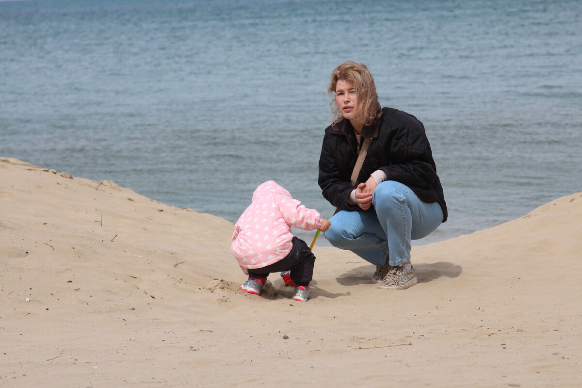 Центральный пляж Анапы. Начало мая 2023.