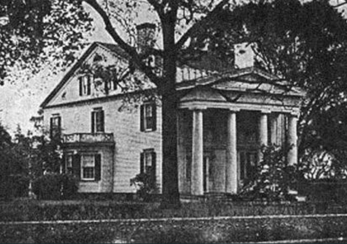 Дом в Саутингтоне, где поселились Снедекеры 