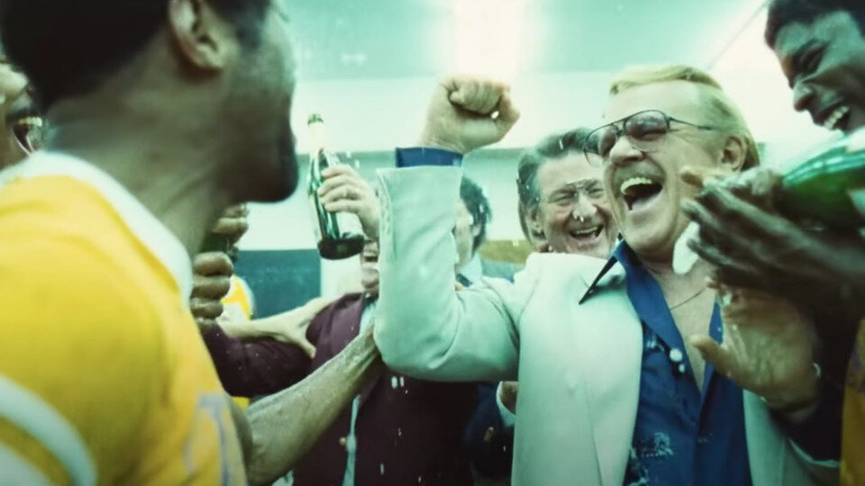 Кадр из сериала «Время побеждать: Расцвет династии Лейкерс»