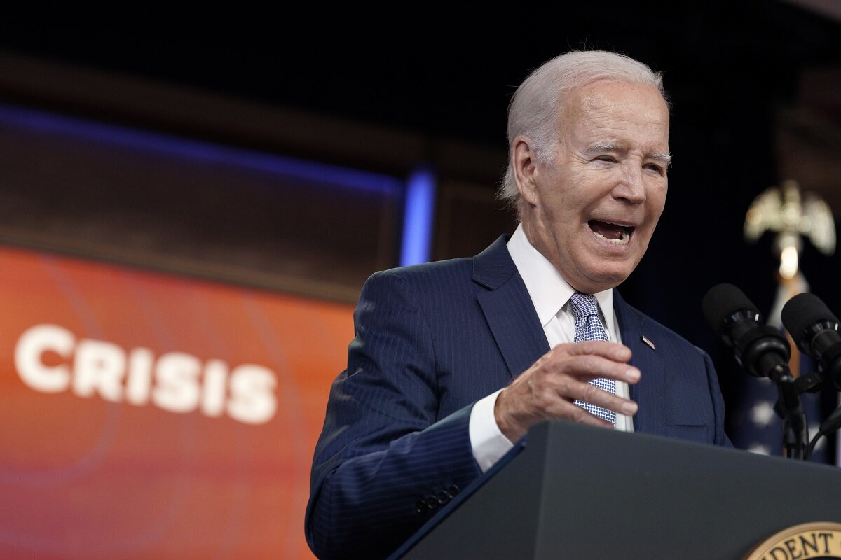 Байден вновь оказался в курьезной ситуации.  Фото: Yuri Gripas - Pool via CNP / Consolidated News Photos / globallookpress.com