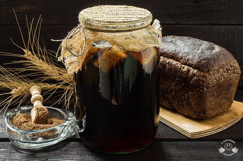 Хлебный квас - один из ингредиентов мурцовки и тюри (фото автора)