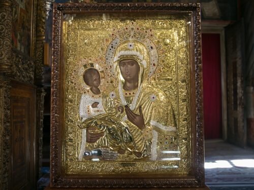    Икона Божией Матери «Троеручица» Фото: Ханты-Мансийская епархия РПЦ