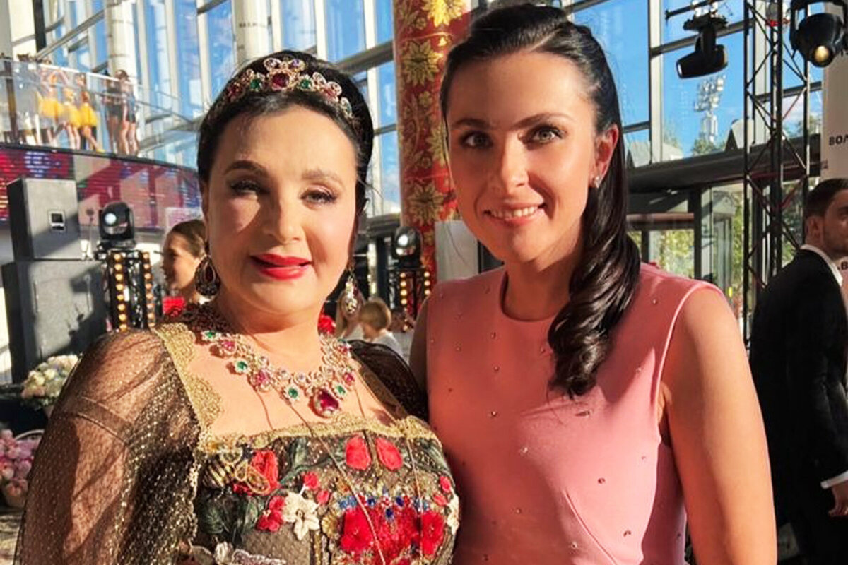     Спели Киркоров и Лепс: Ирина Винер в бриллиантах и изумрудах с размахом отметила юбилей