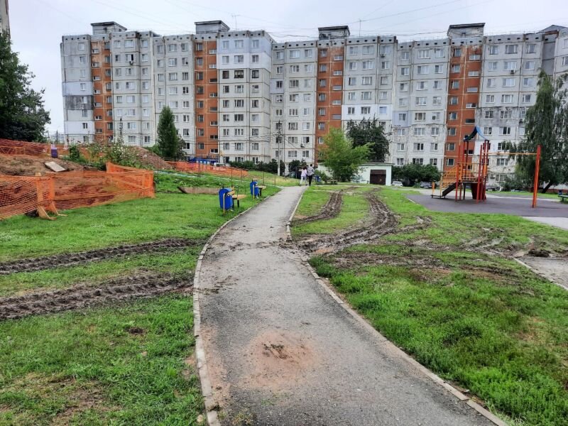 Участок в пролетарском районе тула. Основание для спортивной площадки на улице. Пролетарская 37 Тула квест.