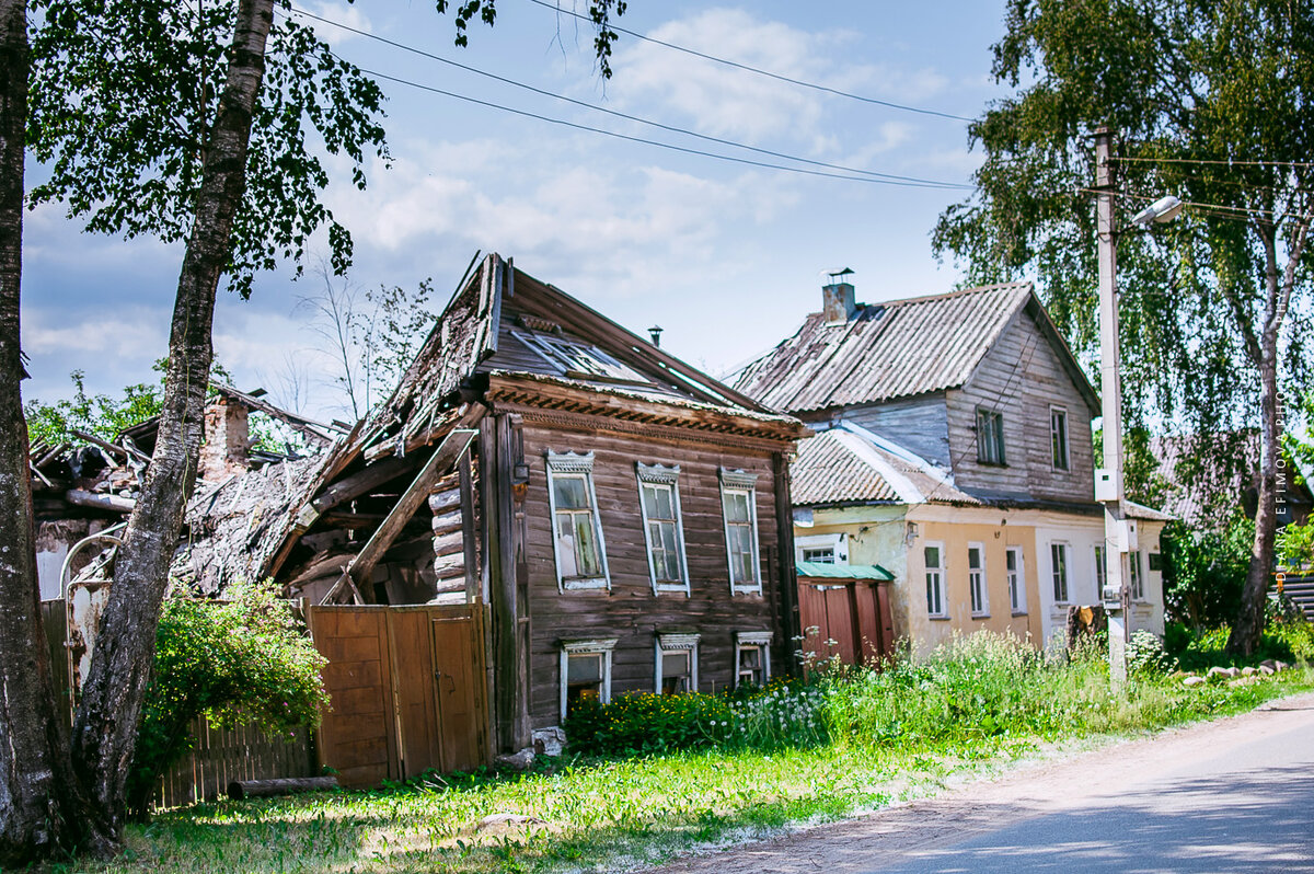 Какой бы был чудесный город: озеро, пляж, старина... Если бы не разруха.  Осташков | Di_travel | Дзен