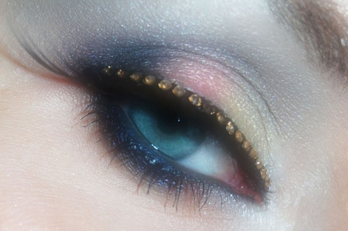    В Кызыле мастер по ресницам избила блогера из-за плохого отзыва