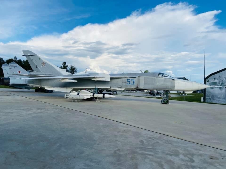 Фронтовой бомбардировщик «Су-24»