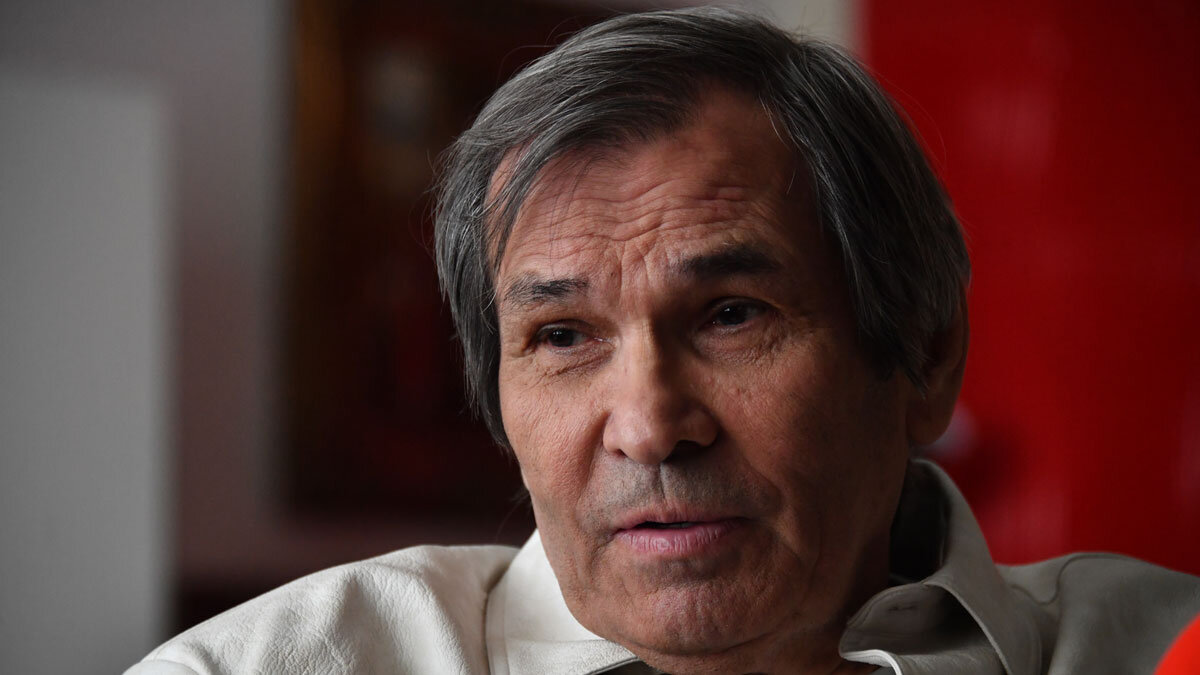    Бари Алибасов