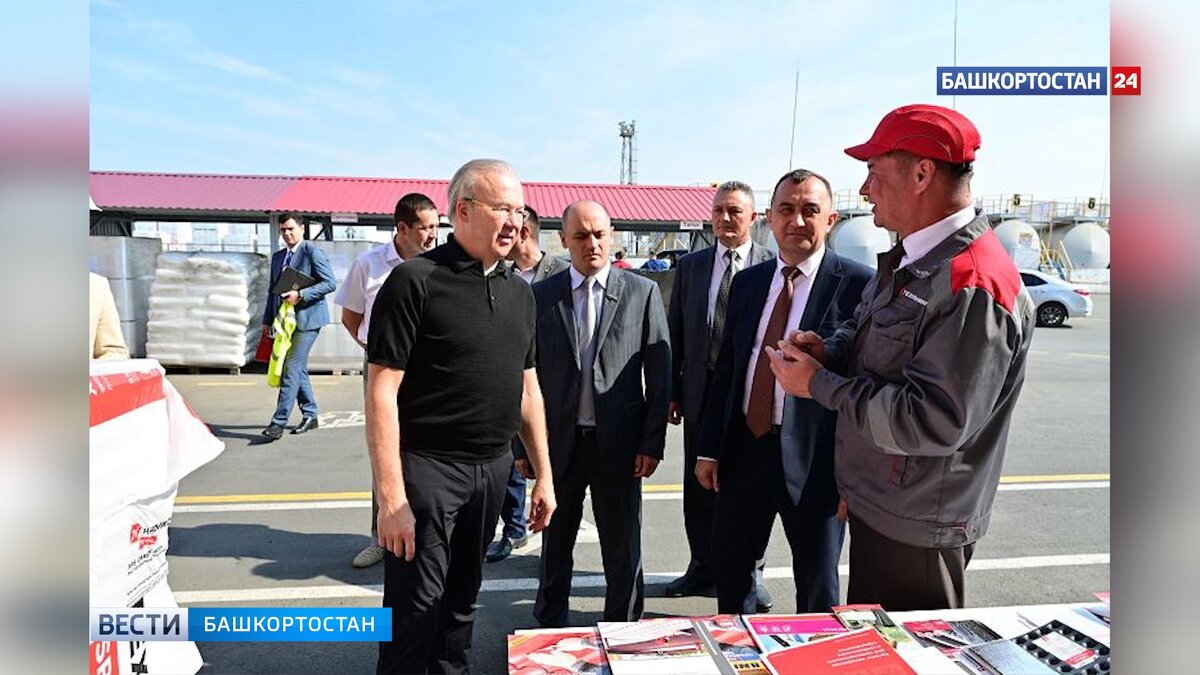    Премьер-министр Правительства Башкирии Андрей Назаров посетил завод “Техноплекс” в Учалах