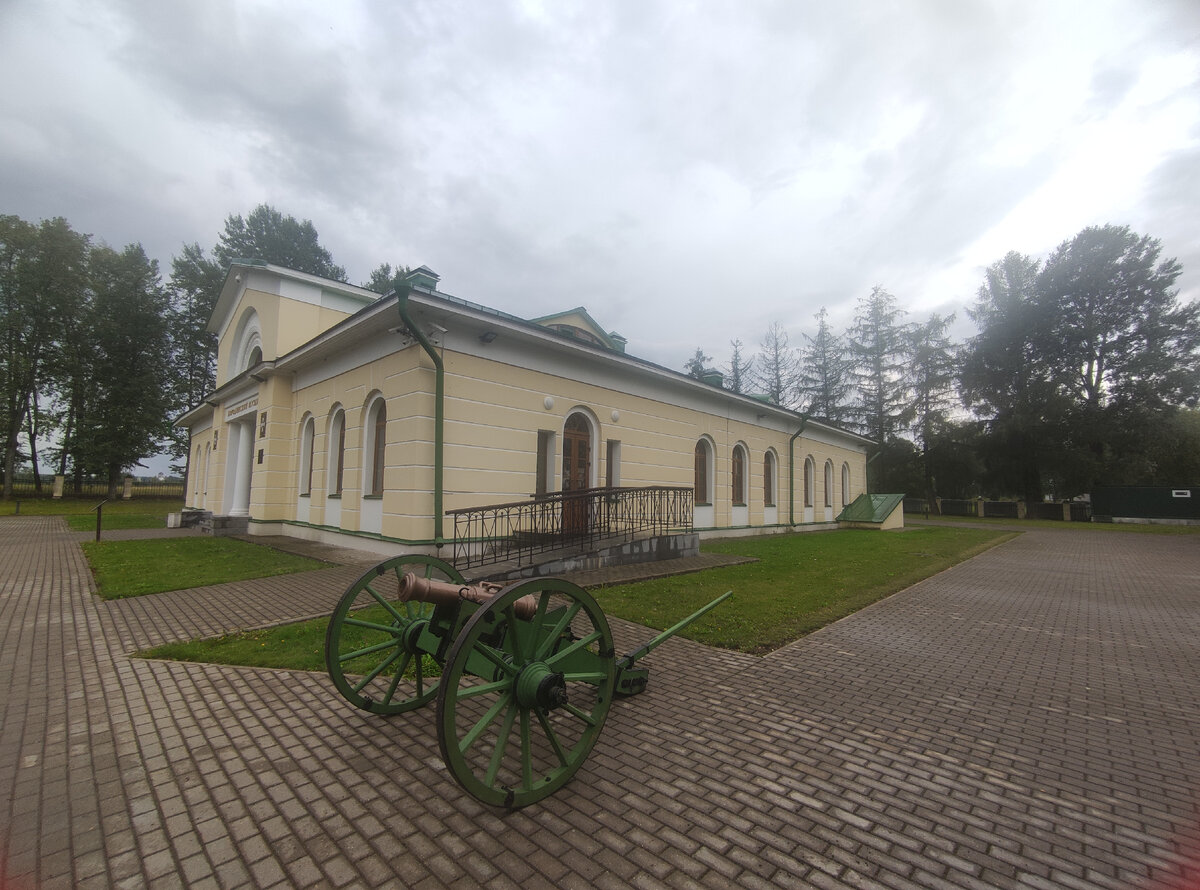 Здесь и расположена эта экспозиция