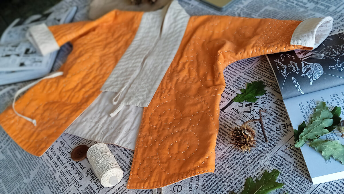 Я называю ее кимоно, но по факту от кимоно тут только воротник и завязки.