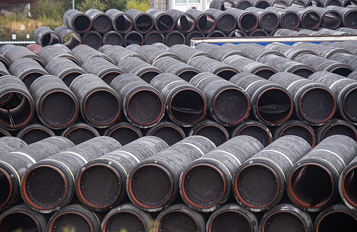    Неиспользуемые трубы для газопровода «Северный поток — 2» хранятся на площадке порта Мукран.DPA/ТАСС