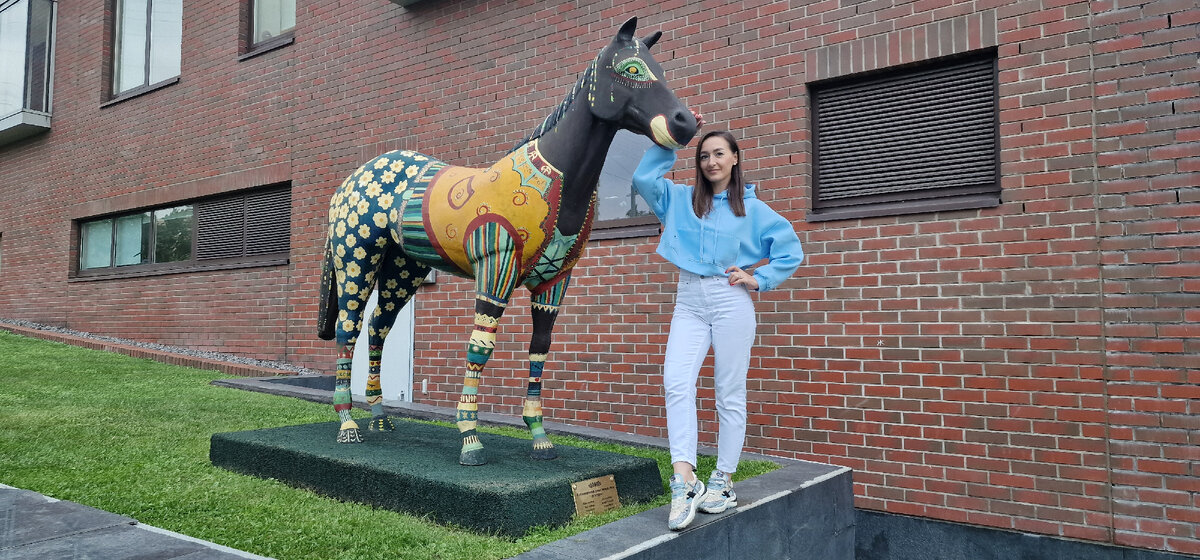 «Высокая мода должна быть веселой, забавной и непрактичной», - Кристиан Лакруа