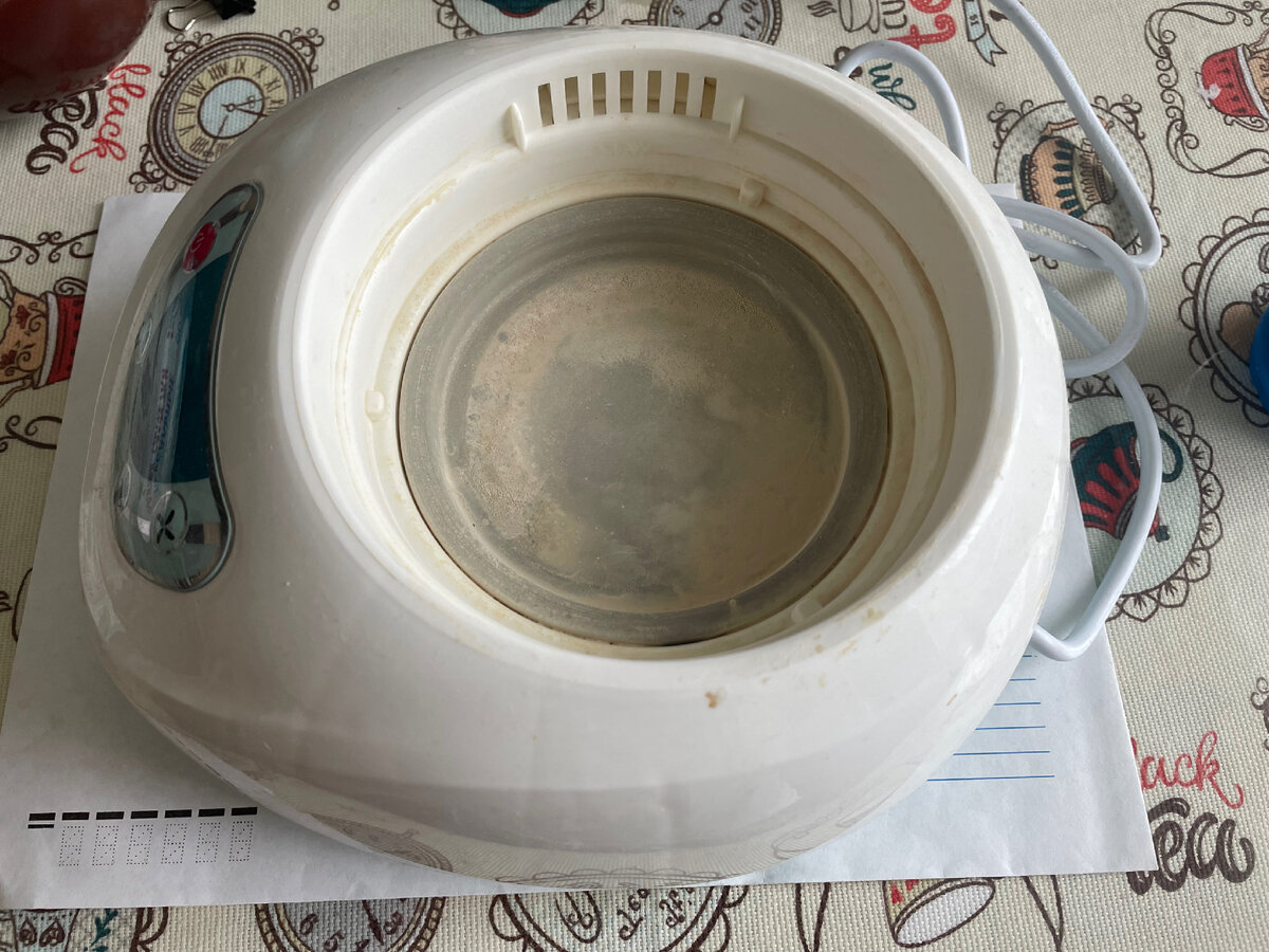 Воду заливали обычно кипяченую, но накипи всё равно было достаточное количество.