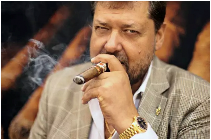 Константин Лоскутников, он же барон фон Босснер // фото: cigarclan.ru