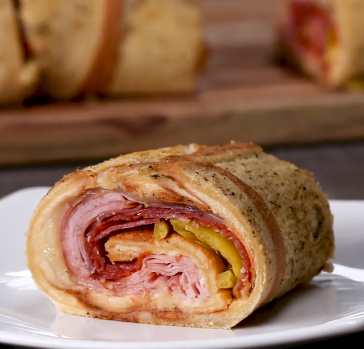 1 порция мясного мегаролла