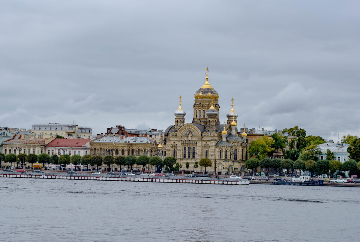 Храм на набережной лейтенанта шмидта. Церковь на Васильевском острове на набережной вход. Успенская Церковь Санкт-Петербург Васильевский острове презентация. Успенская Церковь Санкт-Петербург Васильевский остров описание. Предположение когда Санкт Петербург.