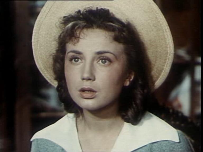 Елена Добронравова в молодости (фото kino-teatr.ru)