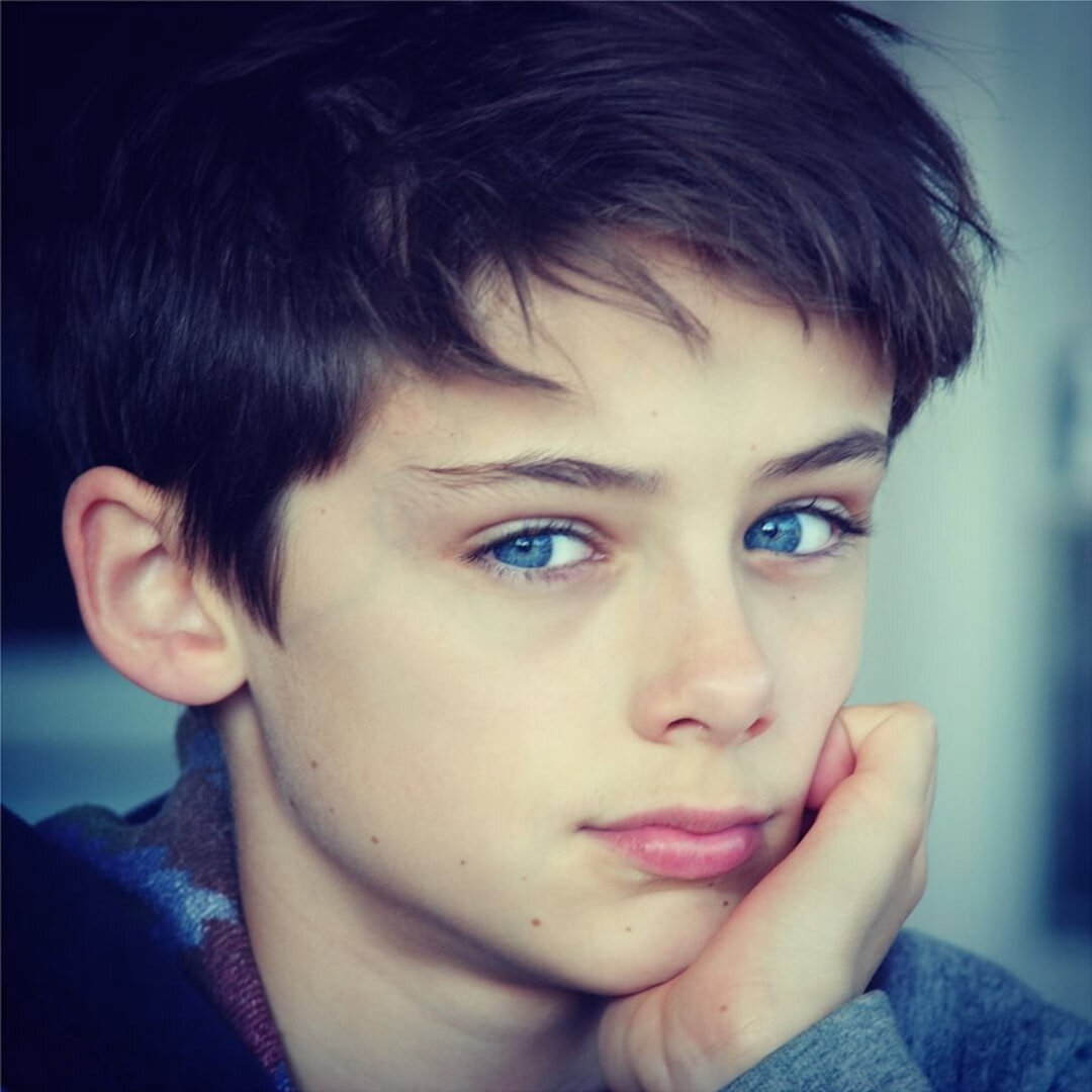 Мальчик очень. 12-Летний Уильям Франклин-Миллер. Уильям Франклин Миллер глаза. Уильям Франклин-Миллер в 4 года. Франклин Миллер маленький