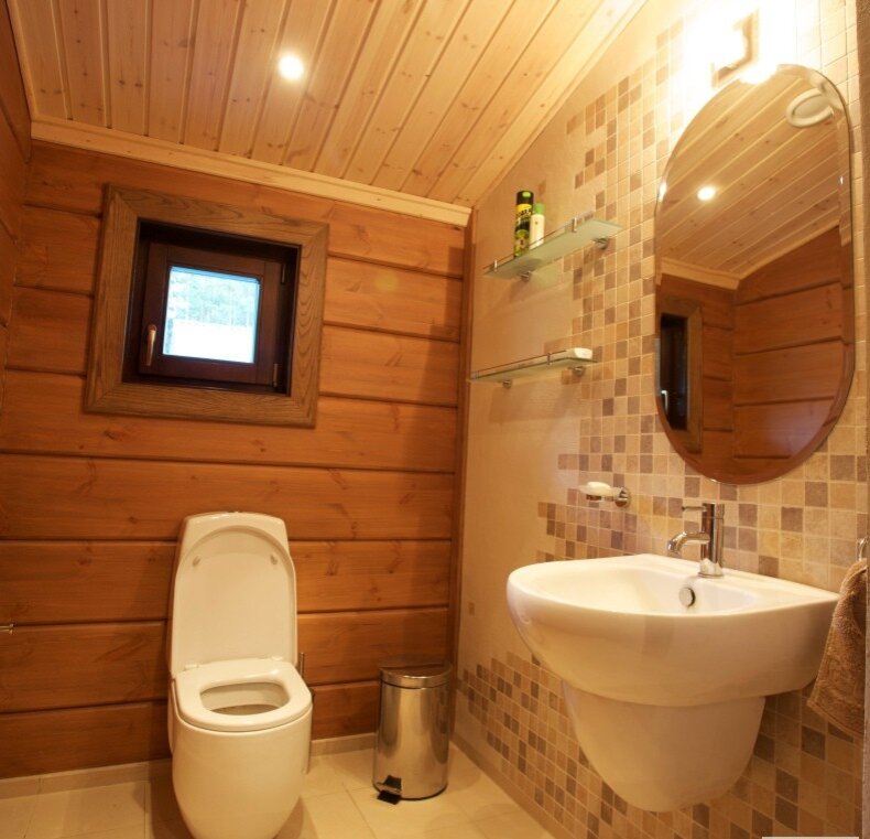 Грамотное обустройство ванной комнаты в деревянном доме