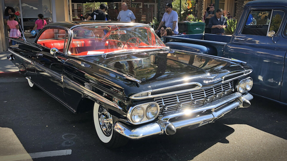Полный размер1959 Chevrolet Impala.