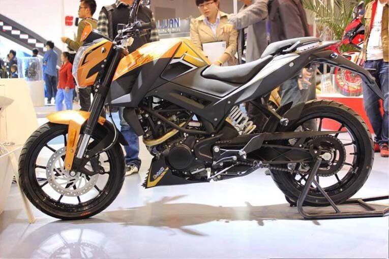 C8 TOMAHAWK — клон KTM 200 DUKE