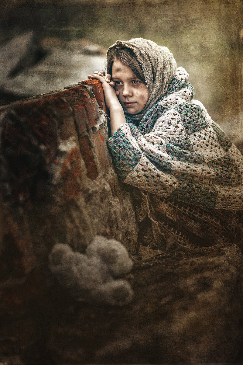 Нищий в рубище. Нищенка из зах. Бедная девушка. Старуха нищенка. Девочка в платочке.