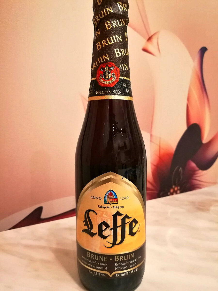 Leffe blonde. Бельгийское пиво Леффе. Бельгийское пиво Leffe. Leffe blond. Пиво Leffe brune темное ель.