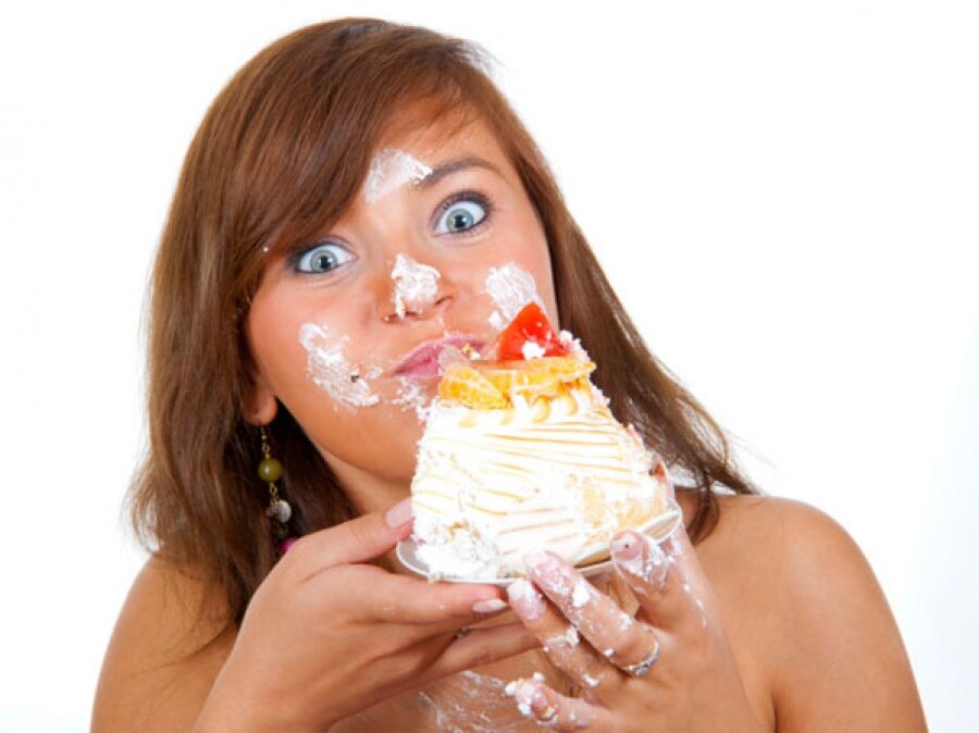 Девушка лицом в торт штырь. Девушка с кремом. Девушка измазанная тортом. Измазанная в торте девочка. Торт для женщины.