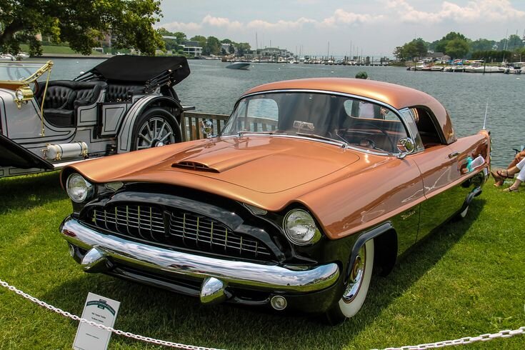 Эта машина, построенная в 1954 году, так и не была запущена в серийное производство. Всего было изготовлено 4 экземпляра "Пантеры", из которых до наших дней сохранились два. Сейчас этот двухместный спортивный автомобиль с элегантным внешним и внутренним дизайном оценивается приблизительно в 800 тысяч долларов. - Читайте подробнее на FB.ru: http://fb.ru/post/cars/2017/3/29/10271