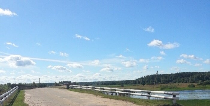 Новый бетонный мост через устье реки Березайка