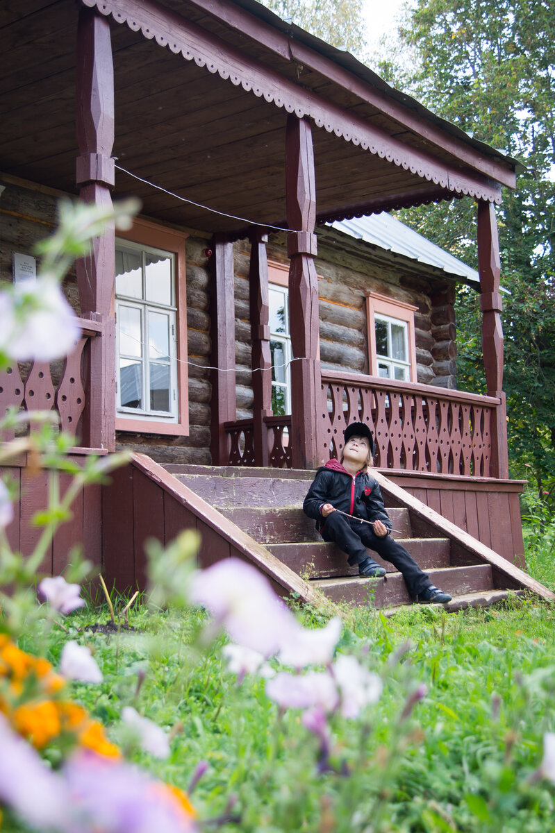 Крыльцо флигеля