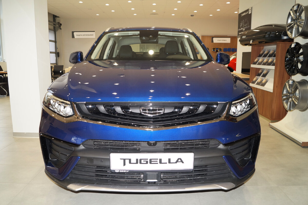 Вид спереди Geely Tugella