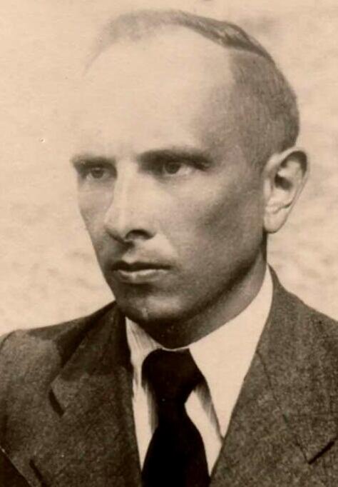 С. Бандера. Долго он с семьей не жил.
