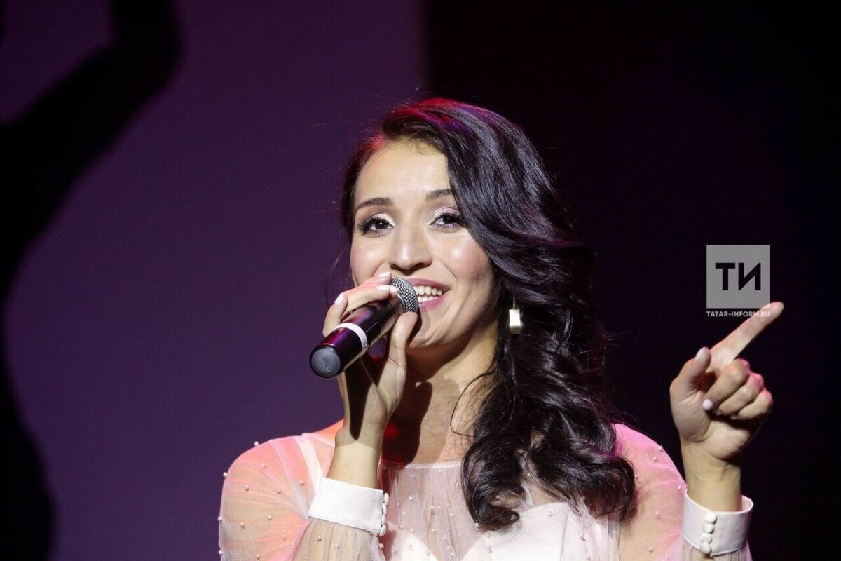 Зөлфирә Мирзаяновадан премьера: «Күкрәкләрдә дөрләп йөрәк яна»