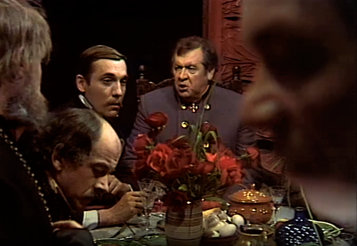 Кадр из телеспектакля "Степной король Лир" (1976)